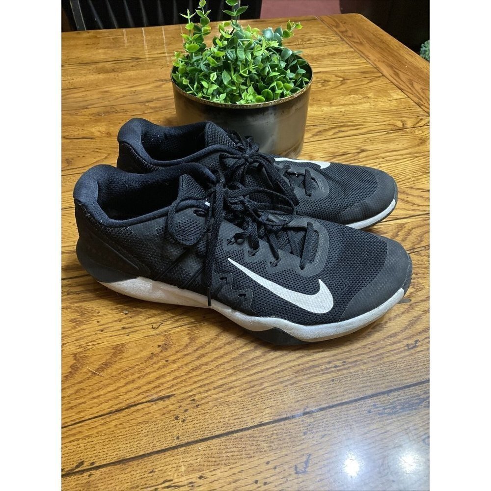Nike Retaliation TR 2 Running Training Shoe Mens 13 Black White Sneaker